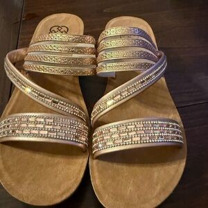 Daisy Fuentes gorgeous sandals size 7.5